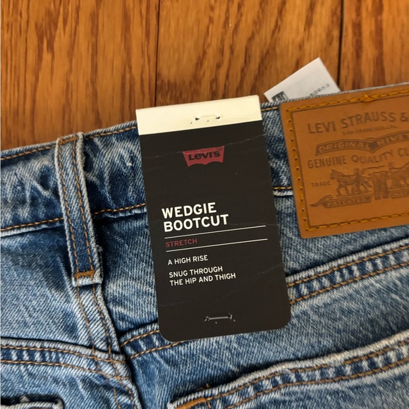 Levi's Women's Wedgie Bootcut Jeans - Picture 4 of 5